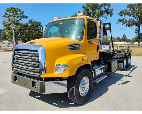 FREIGHTLINER 114SD Complete Vehicle