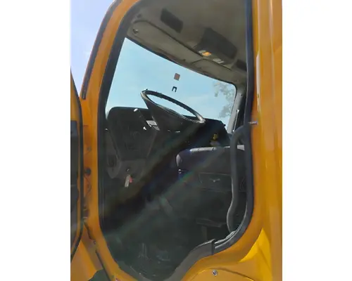 FREIGHTLINER 114SD Complete Vehicle