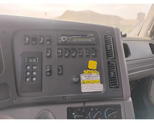 FREIGHTLINER 114SD Complete Vehicle