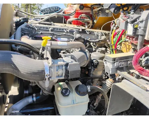 FREIGHTLINER 114SD Complete Vehicle