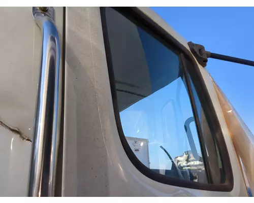 FREIGHTLINER 114SD Door Glass, Front