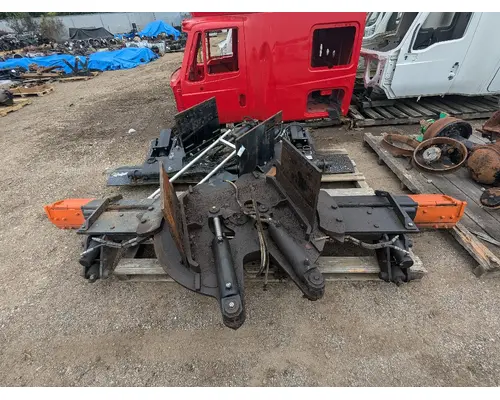 FREIGHTLINER 114SD Equipment (Mounted)