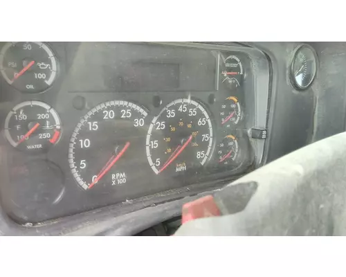 FREIGHTLINER 114SD GAUGE CLUSTER