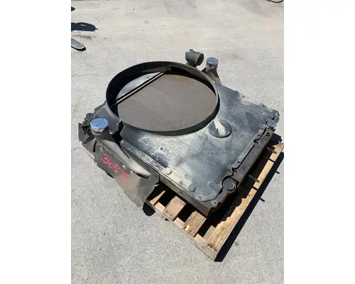 FREIGHTLINER 114SD RADIATOR