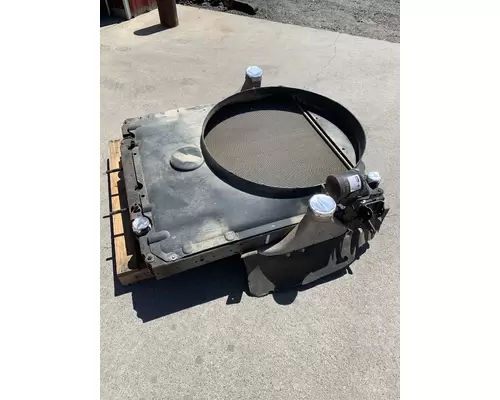 FREIGHTLINER 114SD Radiator