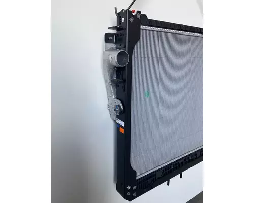 FREIGHTLINER 114SD Radiator