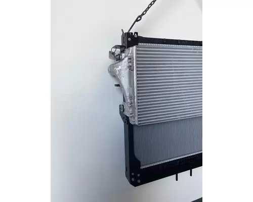 FREIGHTLINER 114SD Radiator