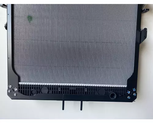 FREIGHTLINER 114SD Radiator