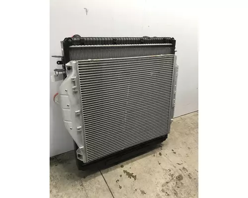 FREIGHTLINER 114SD Radiator