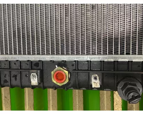 FREIGHTLINER 114SD Radiator