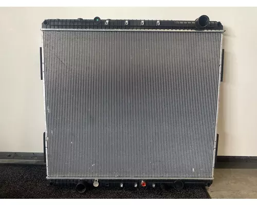 FREIGHTLINER 114SD Radiator