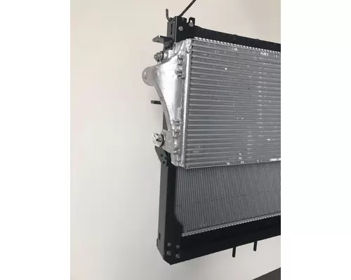 FREIGHTLINER 114SD Radiator