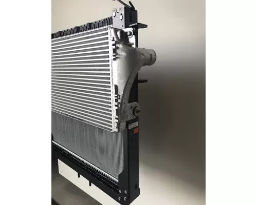 FREIGHTLINER 114SD Radiator