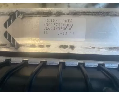 FREIGHTLINER 114SD Radiator