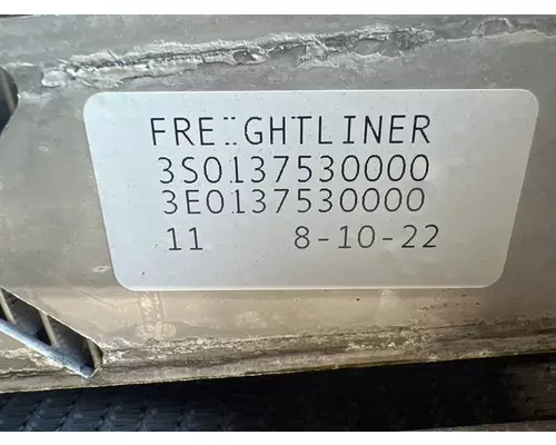 FREIGHTLINER 114SD Radiator