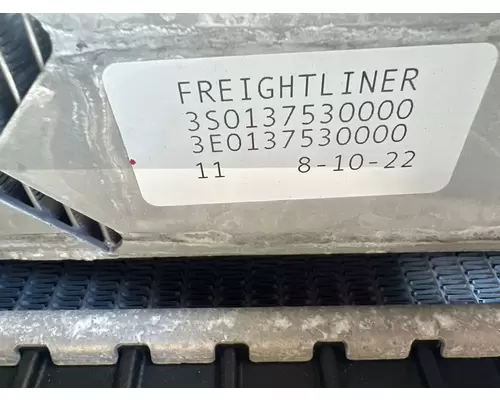 FREIGHTLINER 114SD Radiator