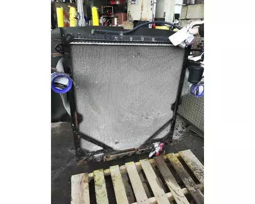 FREIGHTLINER 114SD Radiator