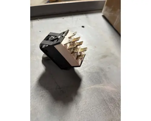 FREIGHTLINER 114SD Switch