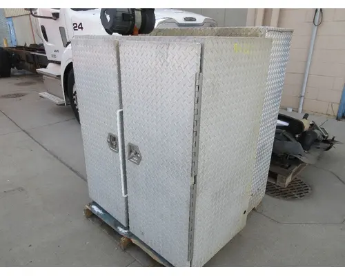 FREIGHTLINER 114SD Tool Box