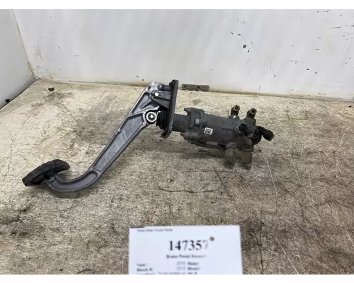 FREIGHTLINER 12-20222-000 Brake Pedal Assembly