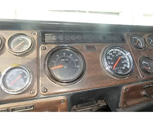 FREIGHTLINER 120SD Instrument Cluster