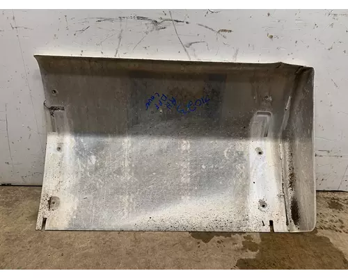 FREIGHTLINER 122 SD DPF Cover