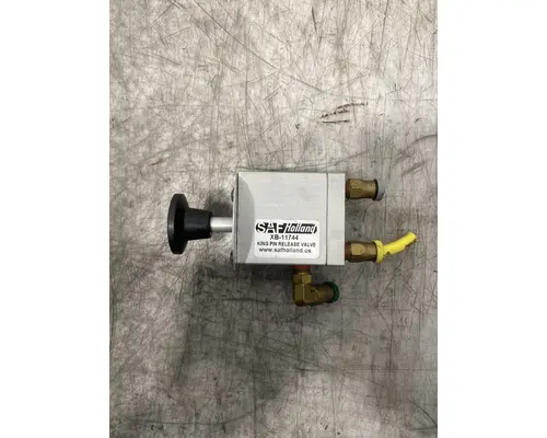 FREIGHTLINER 122SD Brake Proportioning Valve