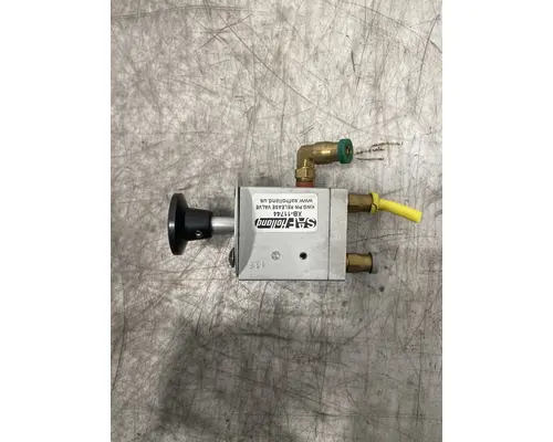 FREIGHTLINER 122SD Brake Proportioning Valve
