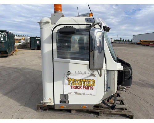 FREIGHTLINER 122SD Cab