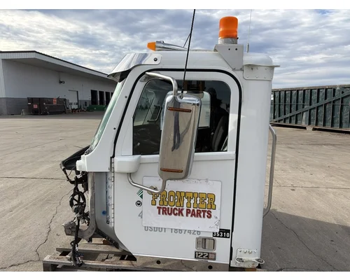 FREIGHTLINER 122SD Cab