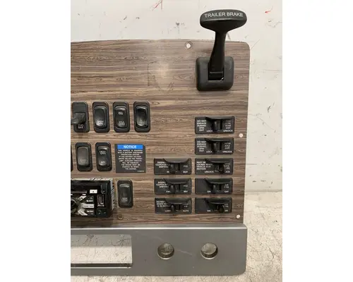 FREIGHTLINER 122SD Dash  Console Switch