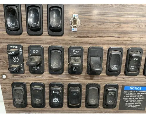 FREIGHTLINER 122SD Dash  Console Switch