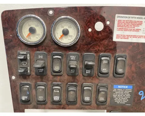 FREIGHTLINER 122SD Dash  Console Switch