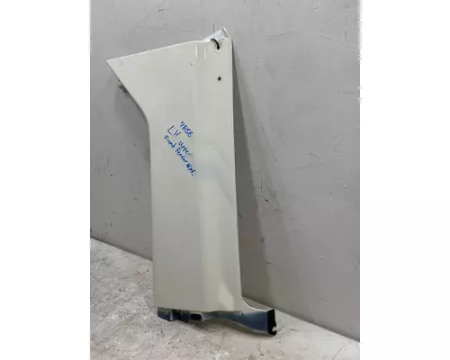 FREIGHTLINER 122SD Fender Extension