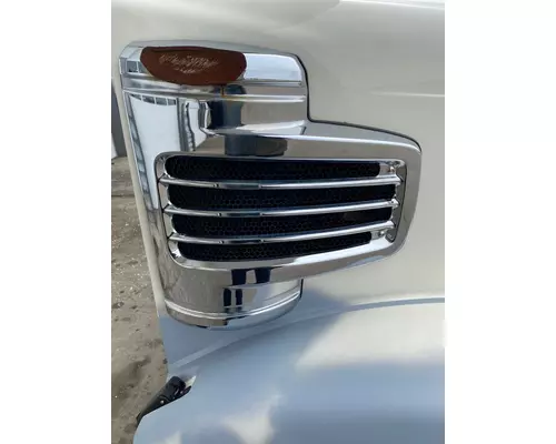 FREIGHTLINER 122SD Hood