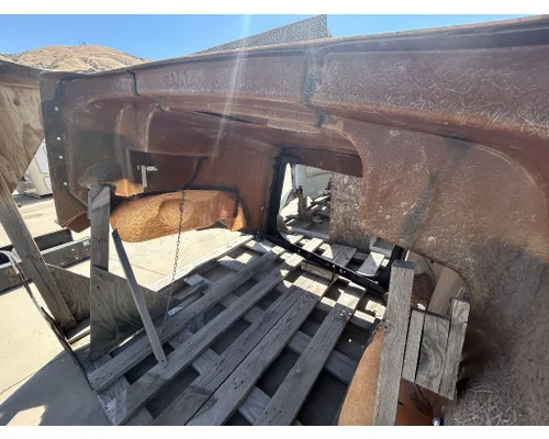 FREIGHTLINER 122SD Hood