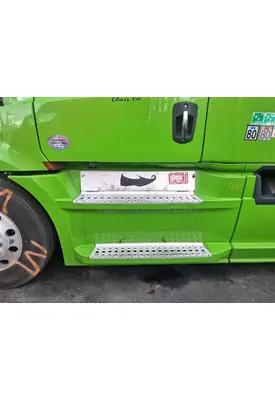 FREIGHTLINER 122SD Side Fairing