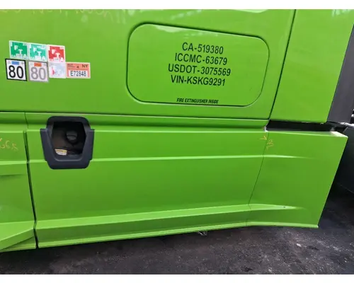 FREIGHTLINER 122SD Side Fairing