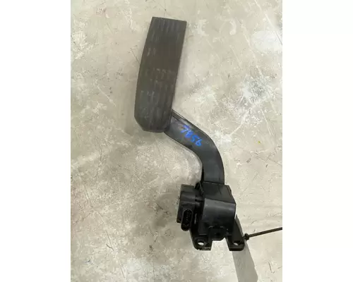 FREIGHTLINER 122SD Throttle Pedal