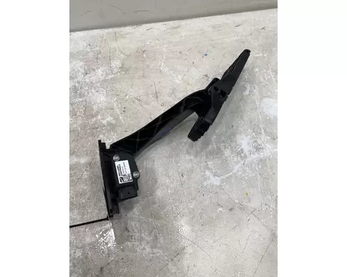 FREIGHTLINER 122SD Throttle Pedal