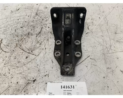 FREIGHTLINER 15-15682-000 cab mounts