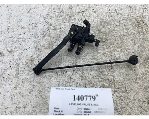 FREIGHTLINER 16-14318-000 LEVELING VALVE & ACC.