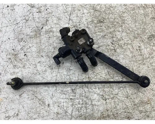 FREIGHTLINER 16-14318-000 LEVELING VALVE & ACC.