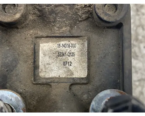 FREIGHTLINER 16-14318-000 LEVELING VALVE & ACC.