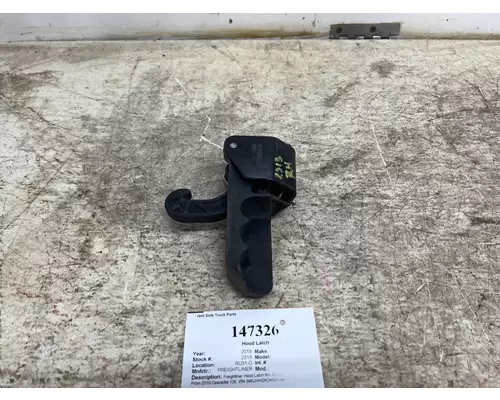 FREIGHTLINER 17-20938-001 Hood Latch