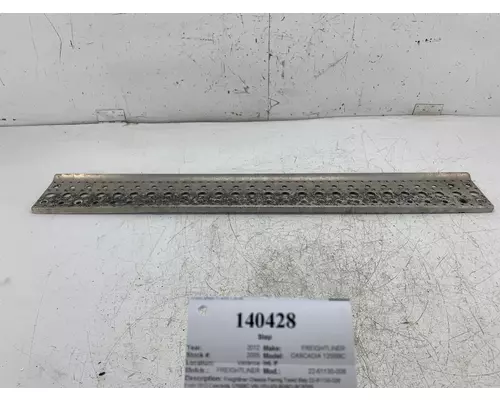 FREIGHTLINER 22-61130-006 Step