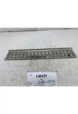 FREIGHTLINER 22-61130-016 Step