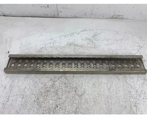 FREIGHTLINER 22-73639-105 Step