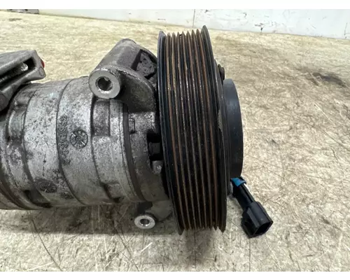 FREIGHTLINER 22-75520-000 Air Conditioner Compressor