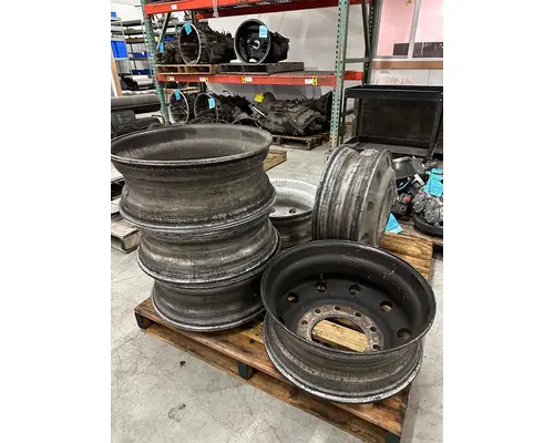FREIGHTLINER 22.5" X 7.50" Wheel